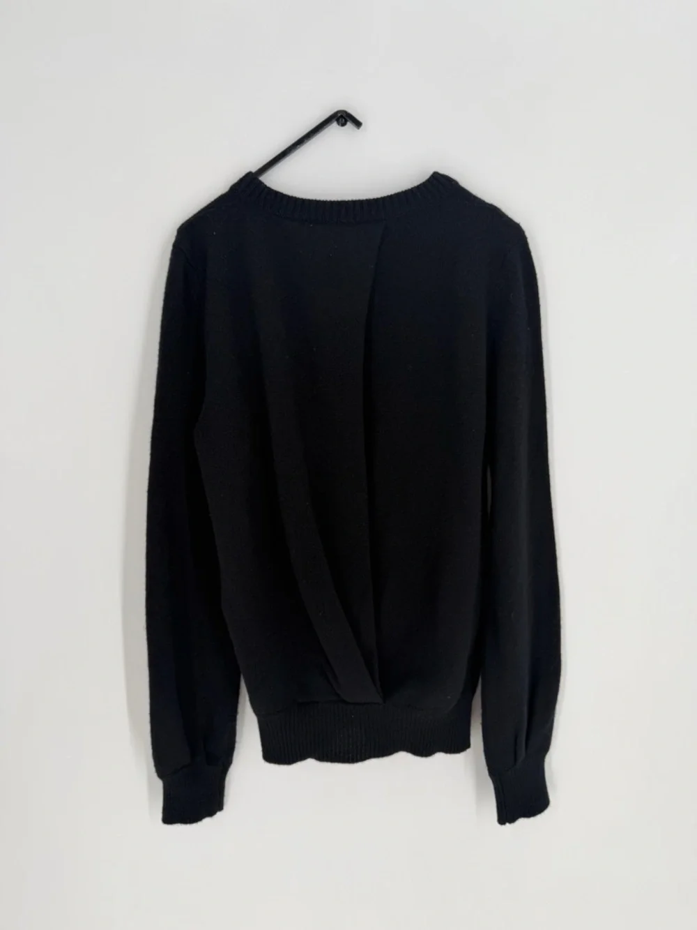 Burberry Prorsum Cashmere Blend Pleated Back Long Sleeve Crewneck Black Sweater